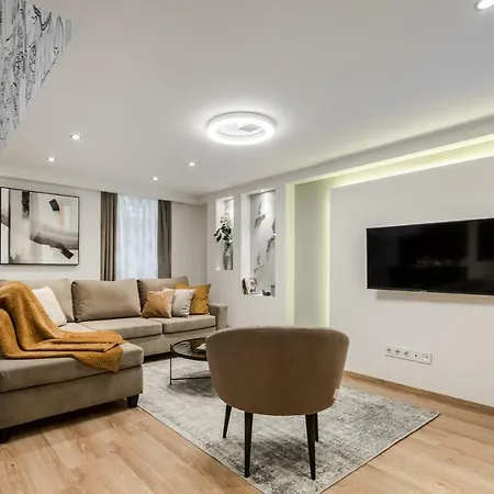 Bpr Luxurious & Stylish Duplex Apartment