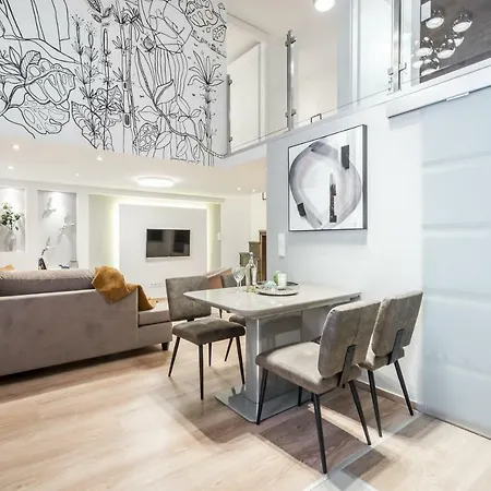Bpr Luxurious & Stylish Duplex Apartment