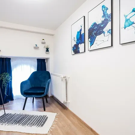 Bpr Luxurious & Stylish Duplex Apartment