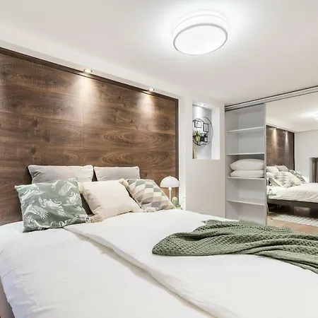 Bpr Luxurious & Stylish Duplex Apartment